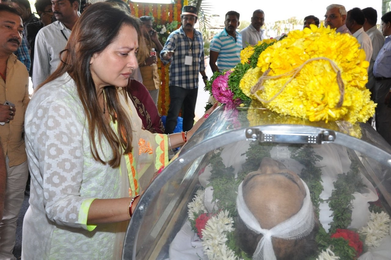 D Ramanaidu Anthima Yatra 03 - 276 / 282 photos
