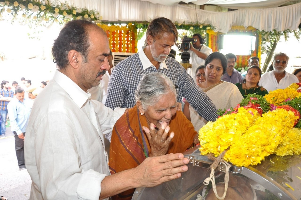 D Ramanaidu Anthima Yatra 04 - 38 / 234 photos