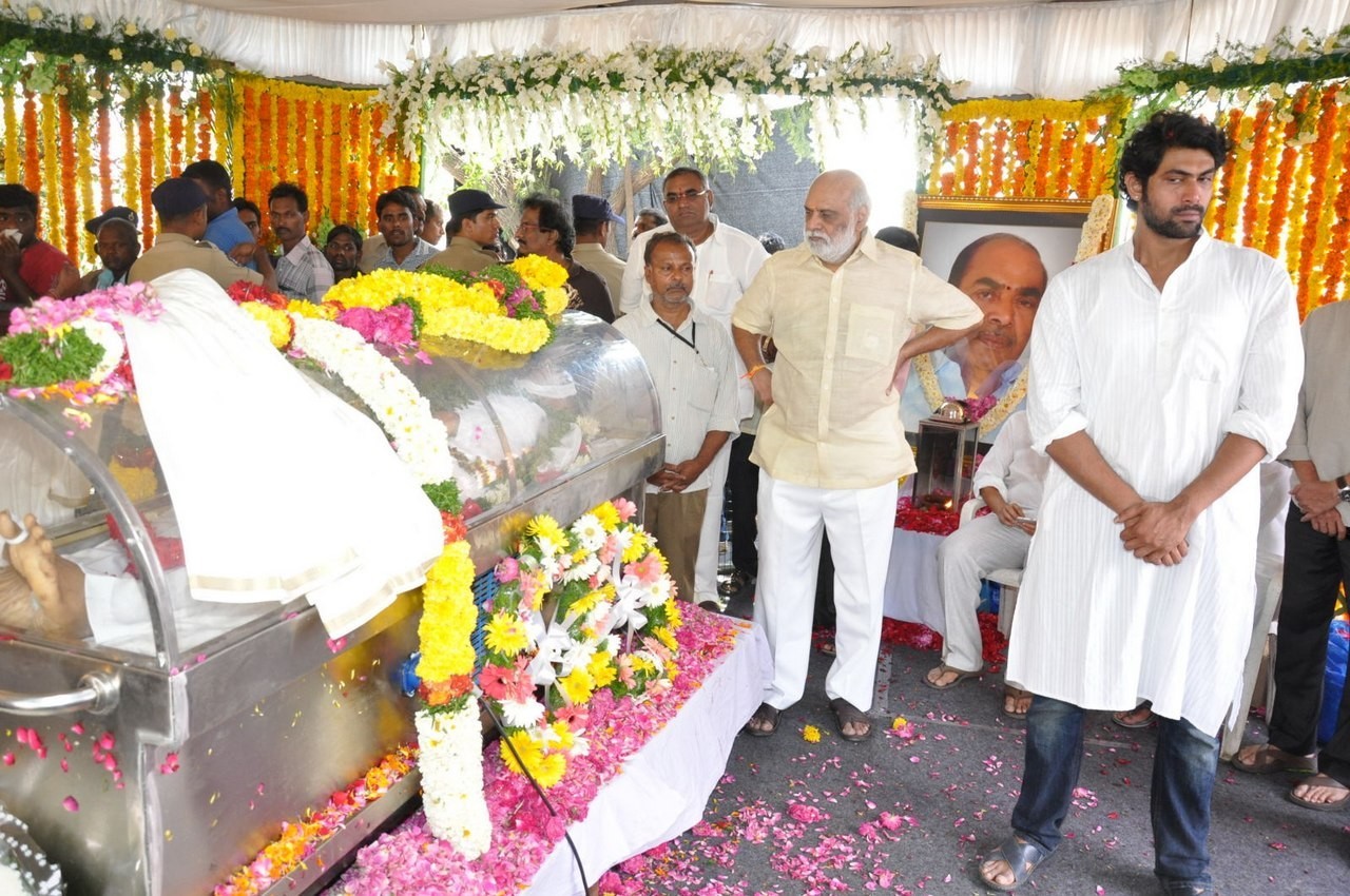 D Ramanaidu Anthima Yatra 04 - 72 / 234 photos