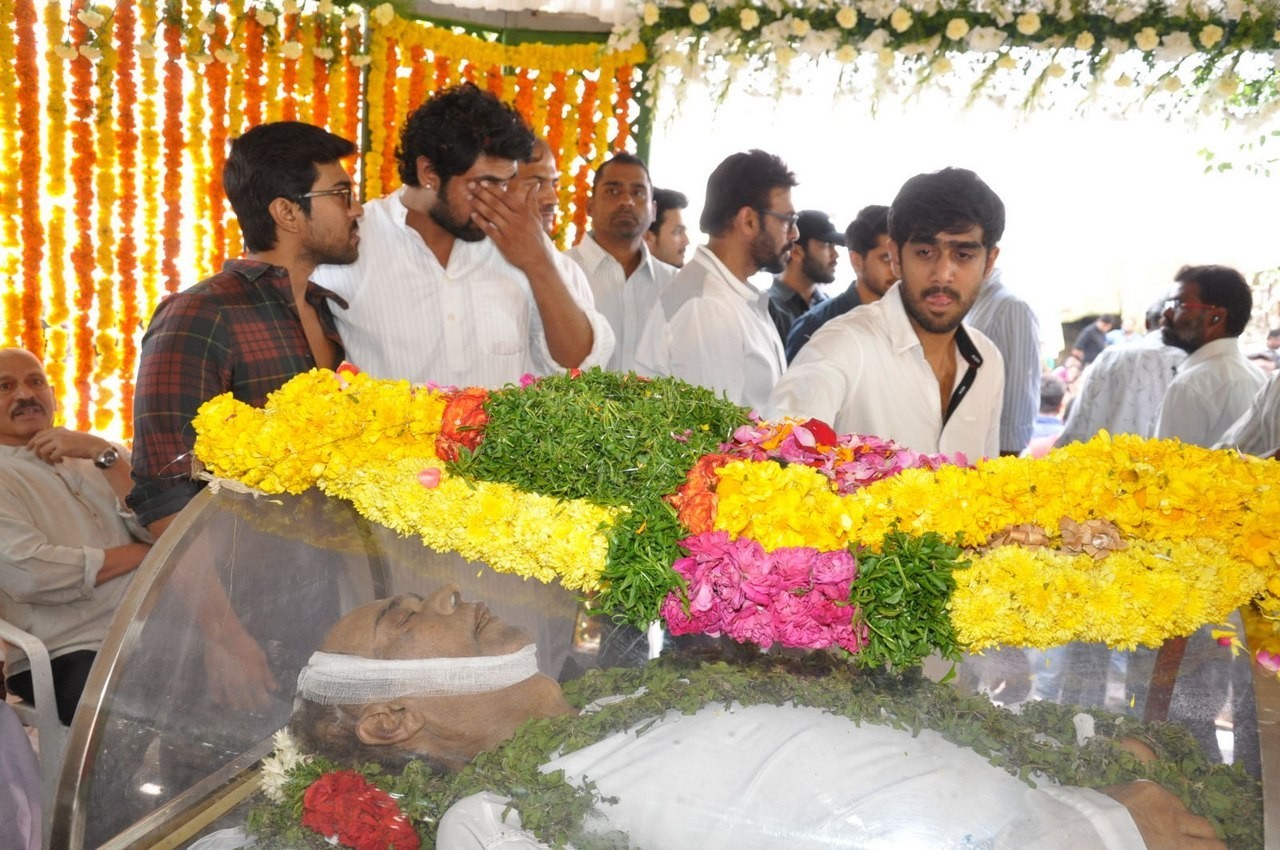 D Ramanaidu Anthima Yatra 04 - 144 / 234 photos