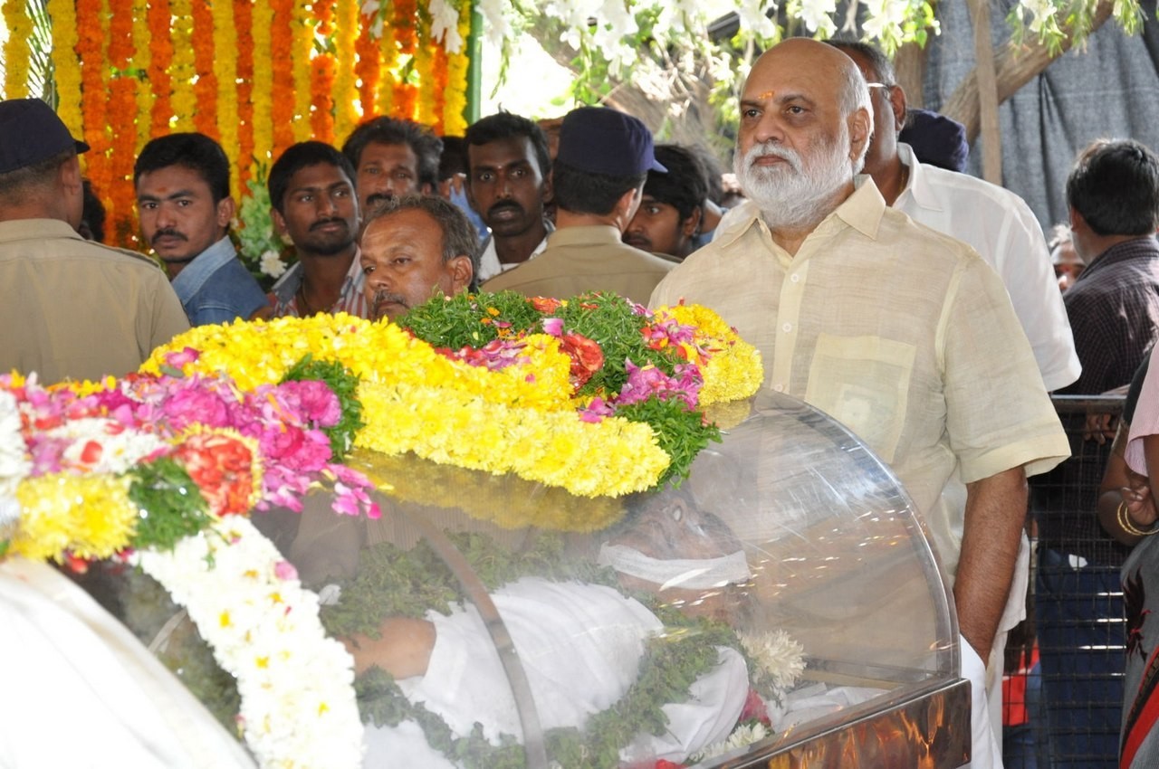 D Ramanaidu Anthima Yatra 04 - 154 / 234 photos