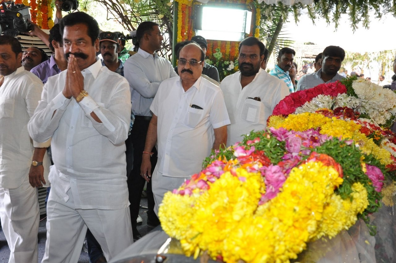 D Ramanaidu Anthima Yatra 04 - 167 / 234 photos