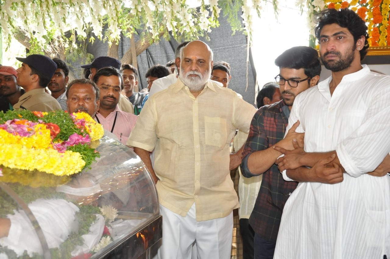 D Ramanaidu Anthima Yatra 04 - 172 / 234 photos
