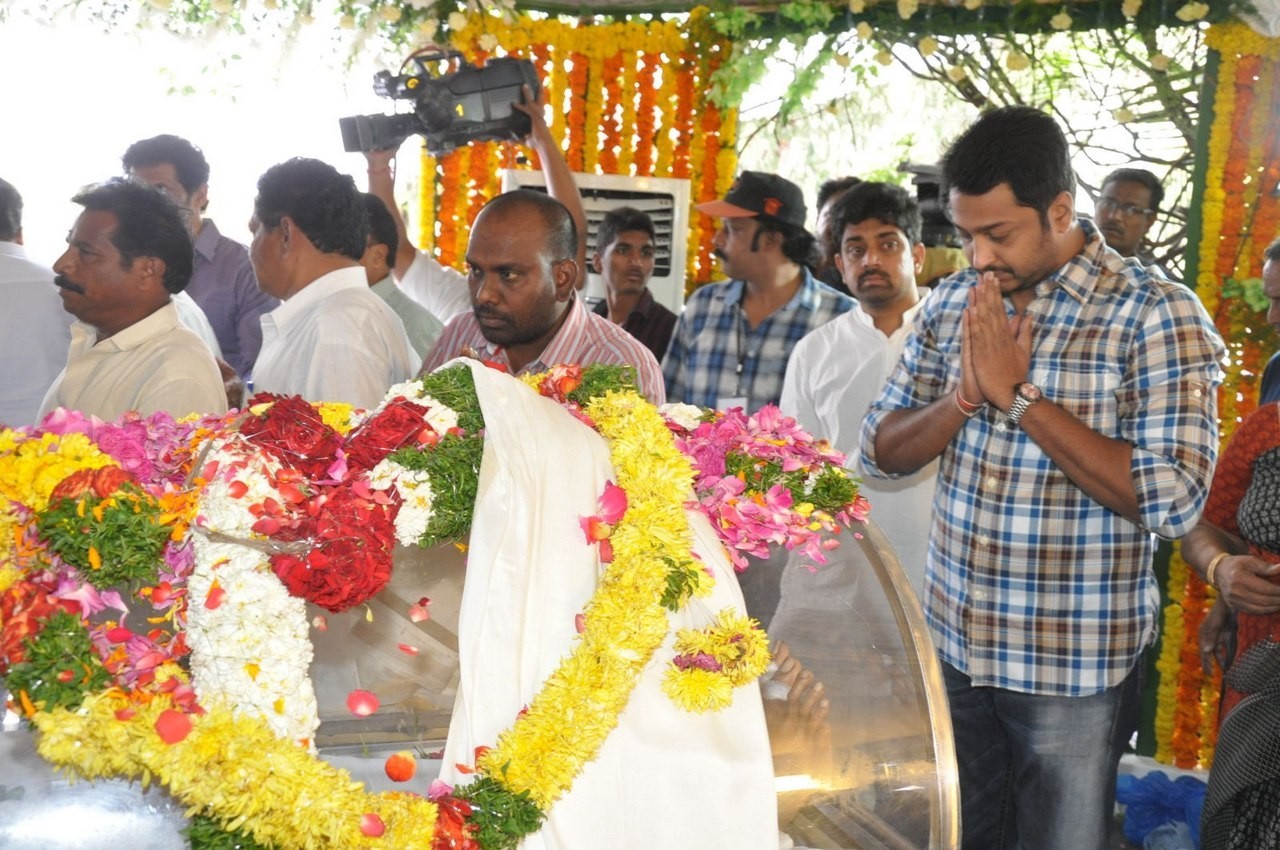 D Ramanaidu Anthima Yatra 04 - 220 / 234 photos