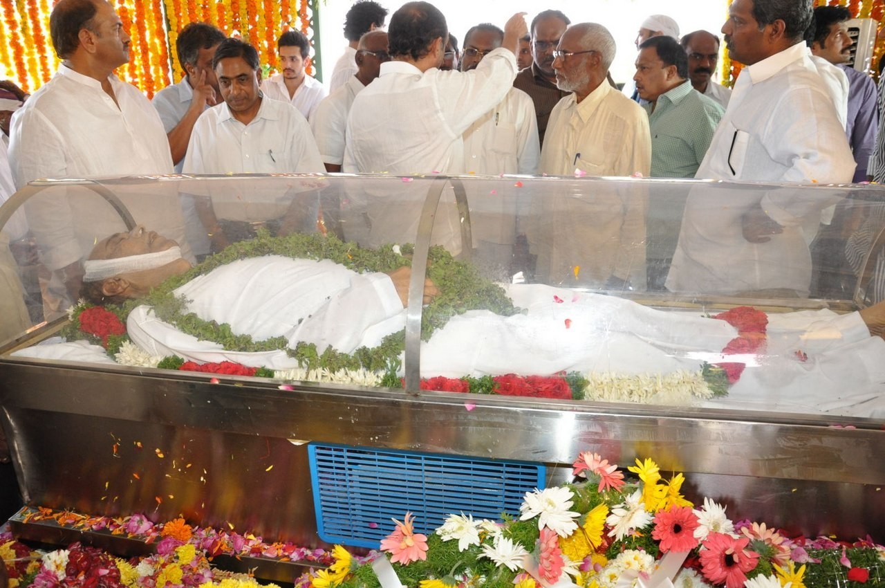D Ramanaidu Anthima Yatra 05 - 3 / 110 photos