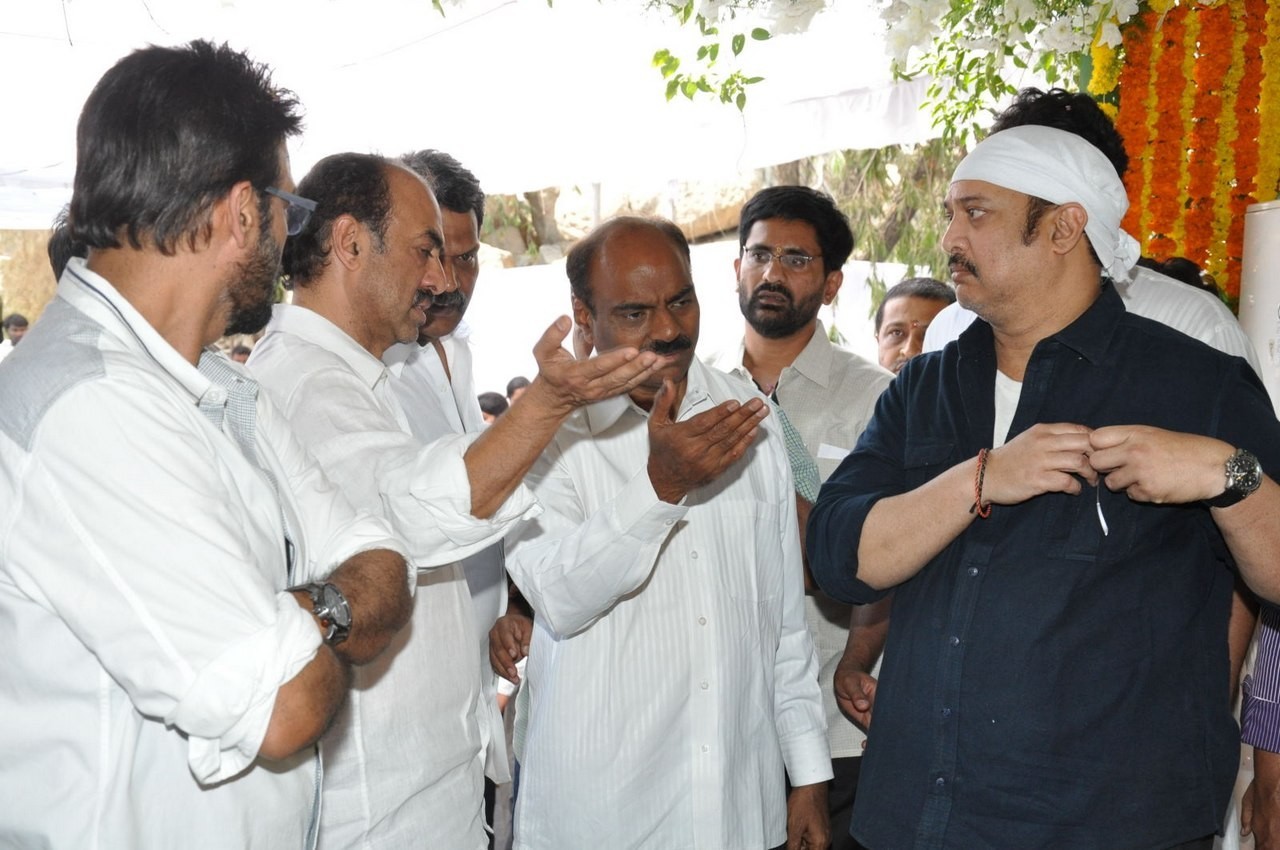 D Ramanaidu Anthima Yatra 05 - 24 / 110 photos