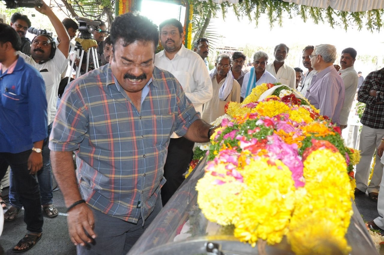 D Ramanaidu Anthima Yatra 05 - 27 / 110 photos