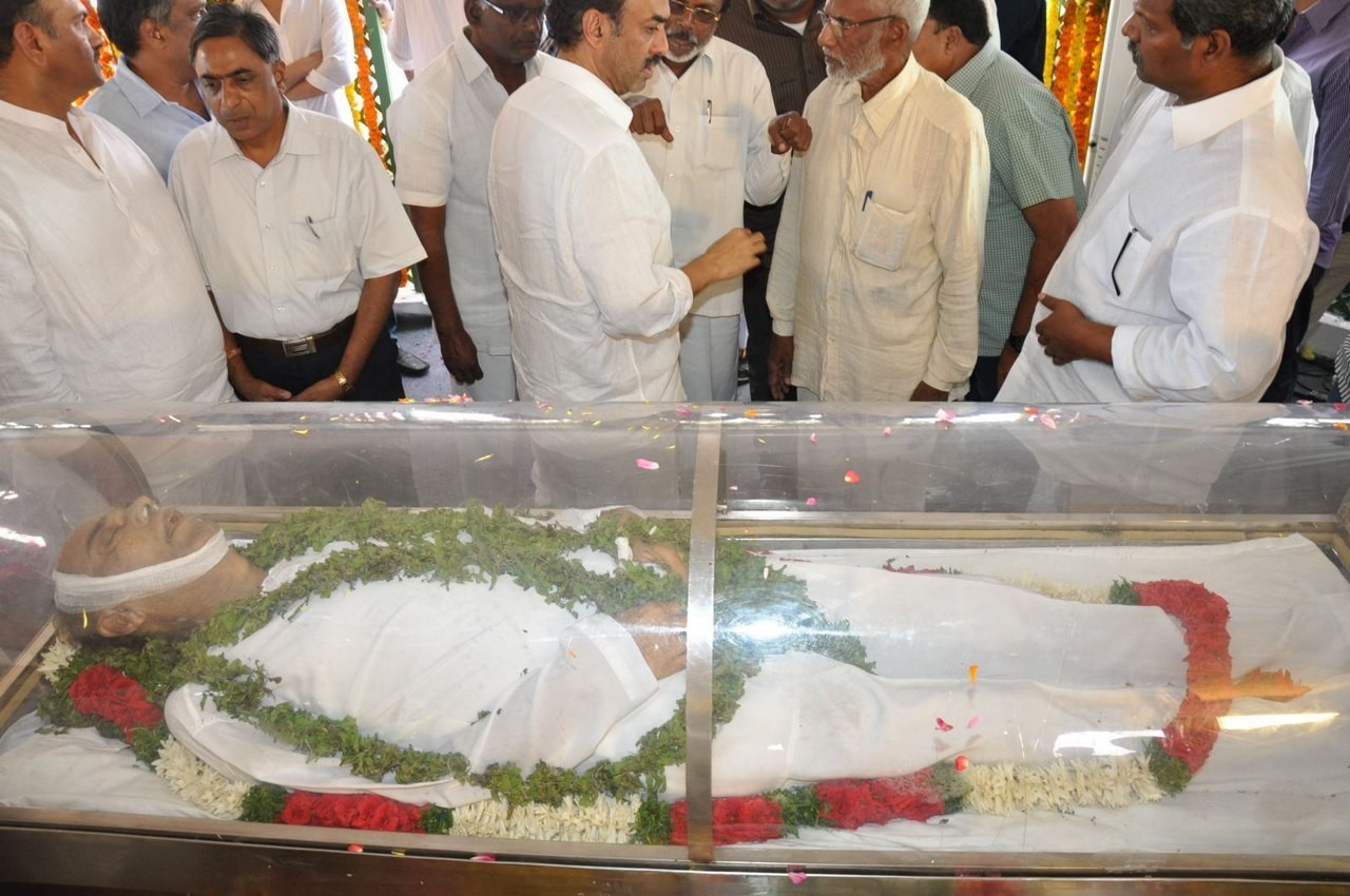 D Ramanaidu Anthima Yatra 05 - 34 / 110 photos