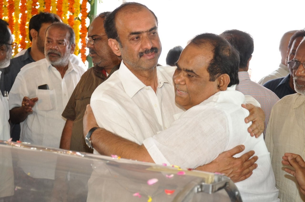 D Ramanaidu Anthima Yatra 05 - 53 / 110 photos