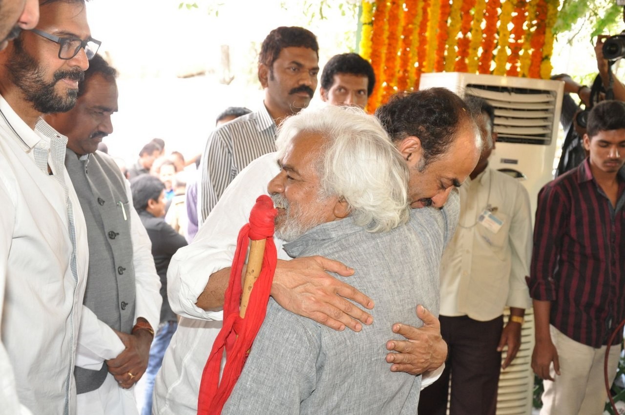 D Ramanaidu Anthima Yatra 05 - 68 / 110 photos