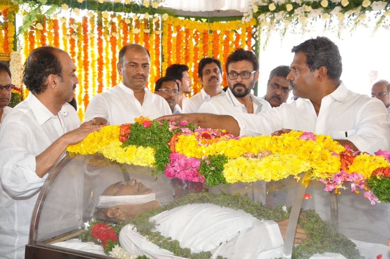 D Ramanaidu Anthima Yatra 05 - 84 / 110 photos