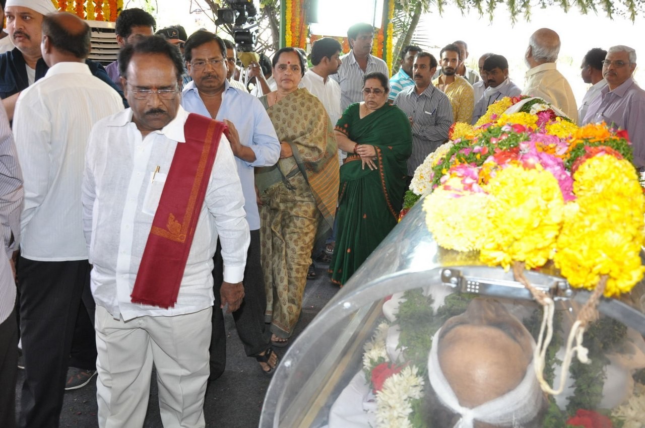 D Ramanaidu Anthima Yatra 05 - 110 / 110 photos