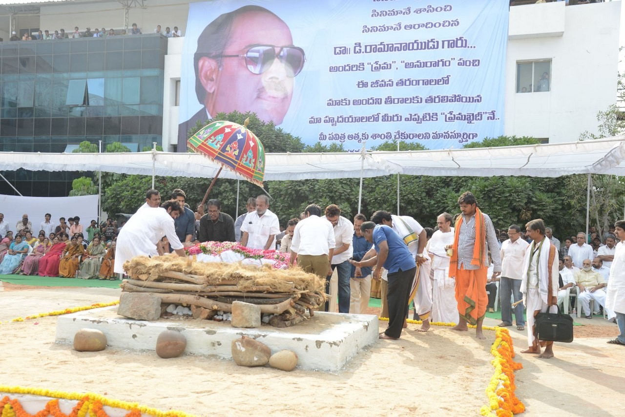 D Ramanaidu Anthima Yatra 06 - 57 / 141 photos
