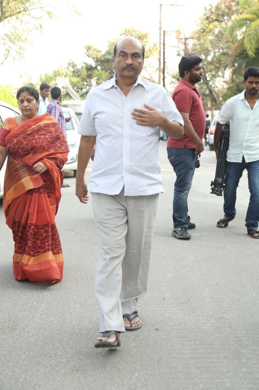 D Ramanaidu Condolences Photos 01 - 51 / 162 photos