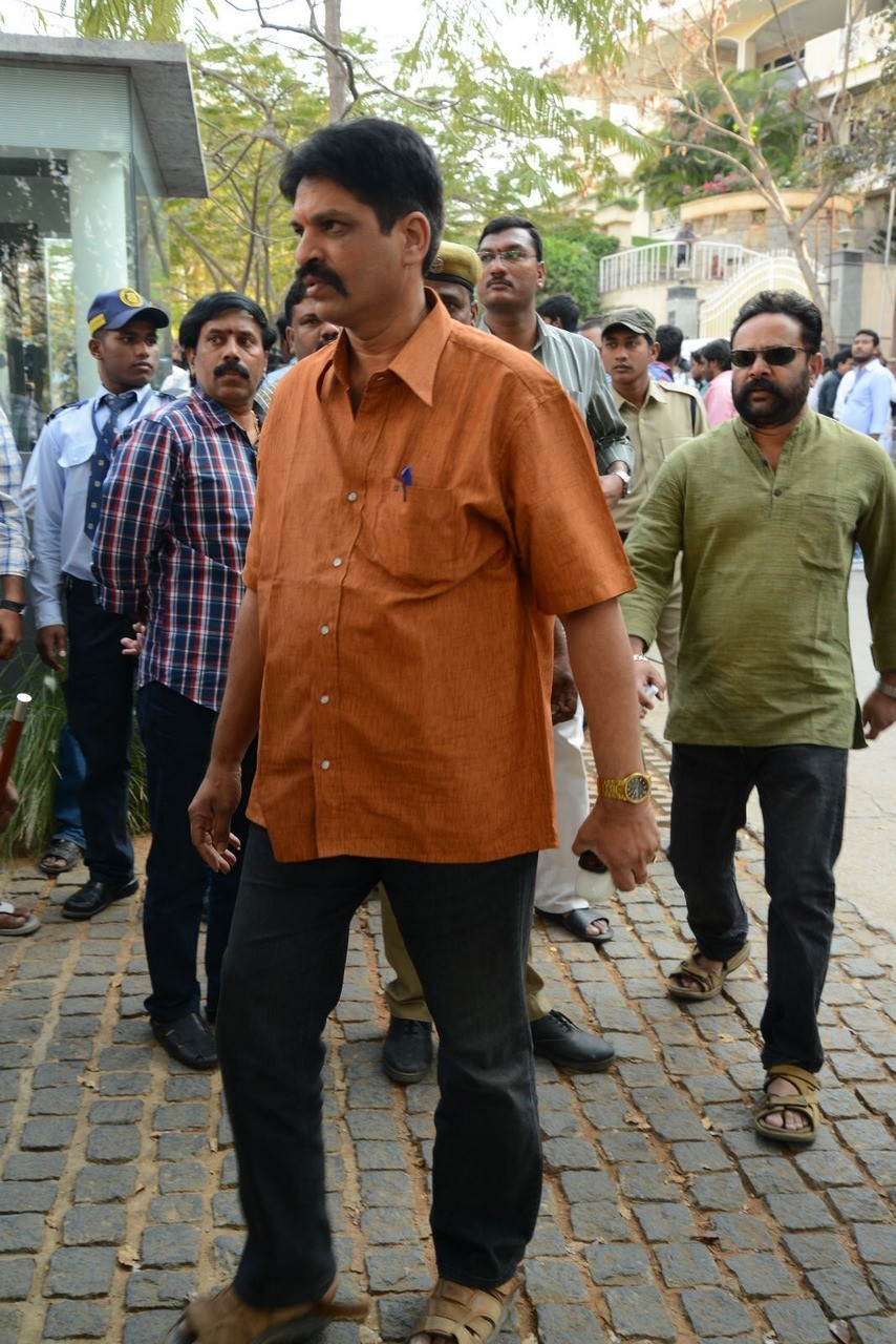 D Ramanaidu Condolences Photos 01 - 60 / 162 photos