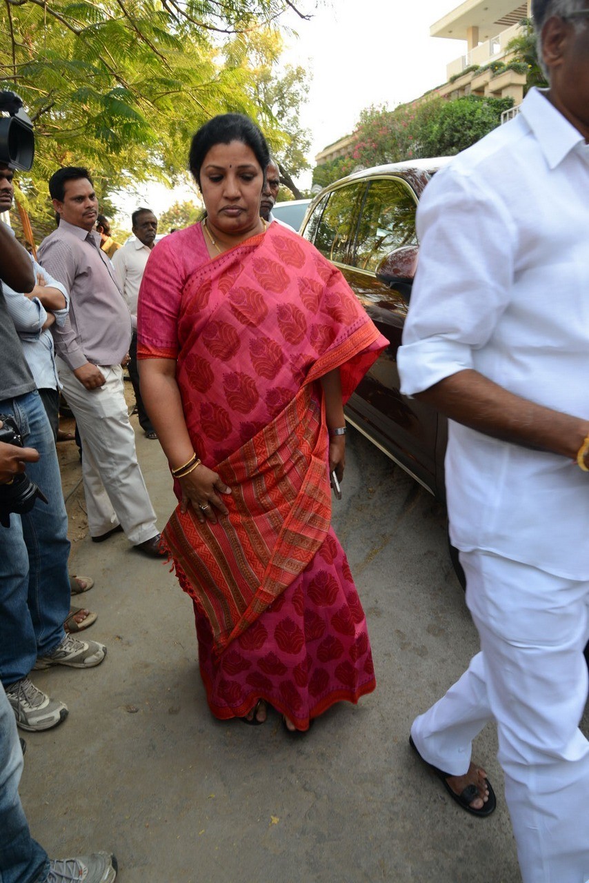 D Ramanaidu Condolences Photos 01 - 134 / 162 photos