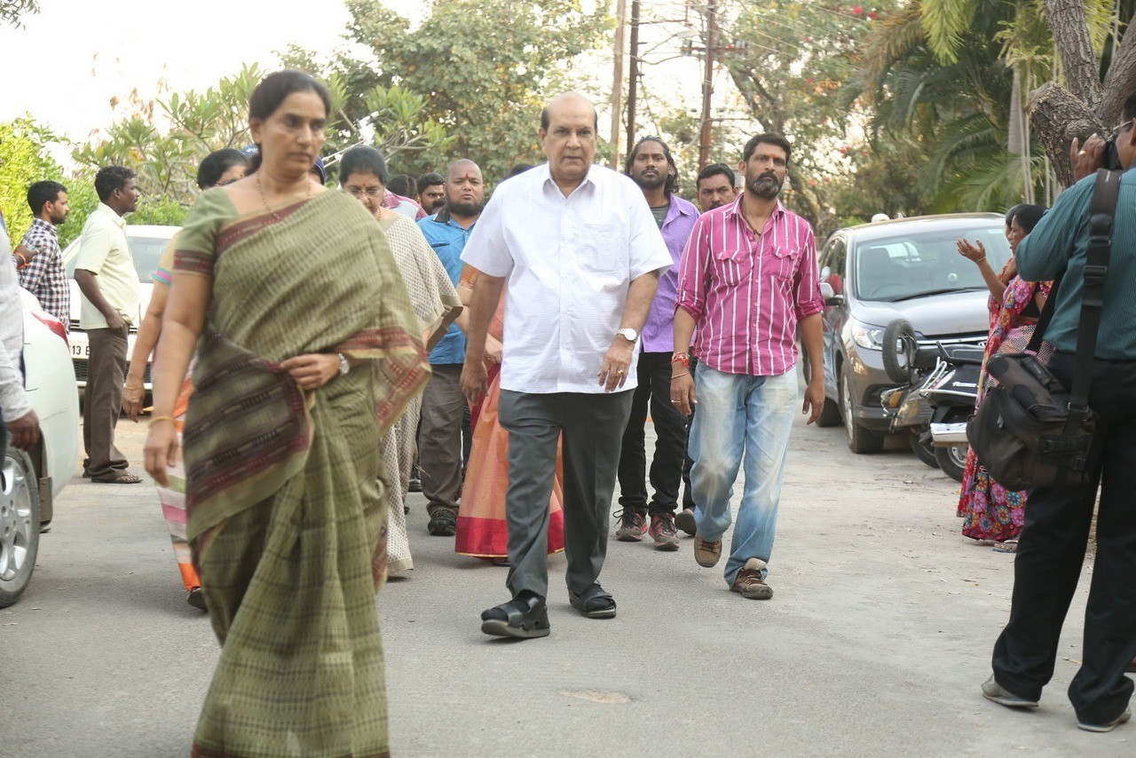 D Ramanaidu Condolences Photos 02 - 1 / 107 photos