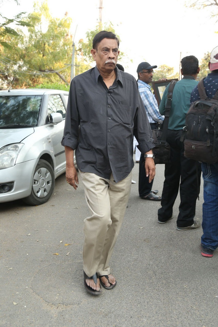 D Ramanaidu Condolences Photos 02 - 14 / 107 photos