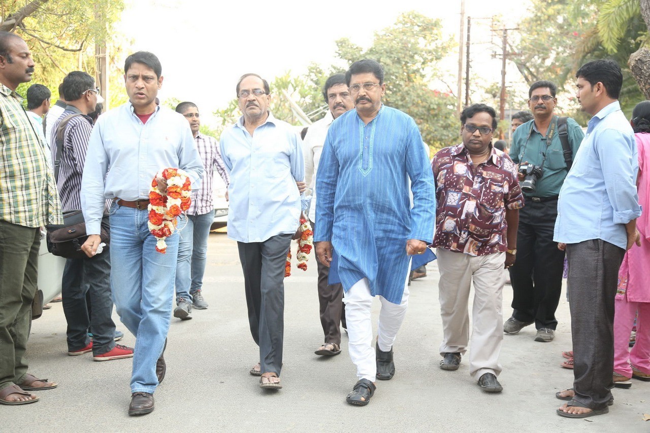 D Ramanaidu Condolences Photos 02 - 31 / 107 photos