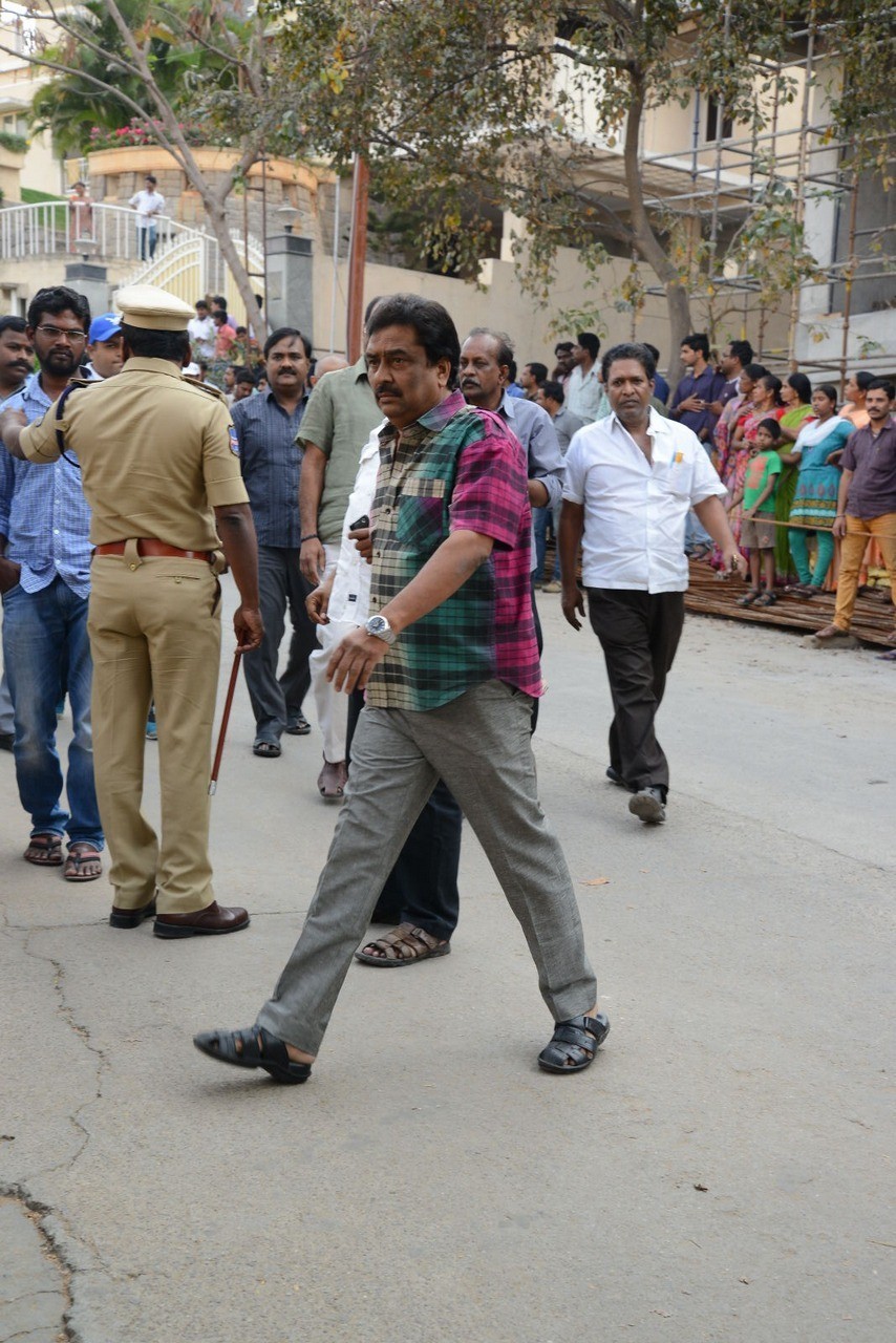 D Ramanaidu Condolences Photos 02 - 38 / 107 photos