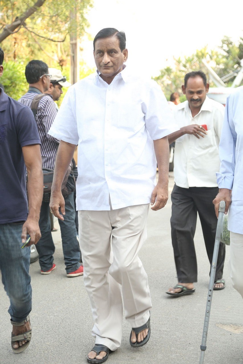 D Ramanaidu Condolences Photos 02 - 43 / 107 photos