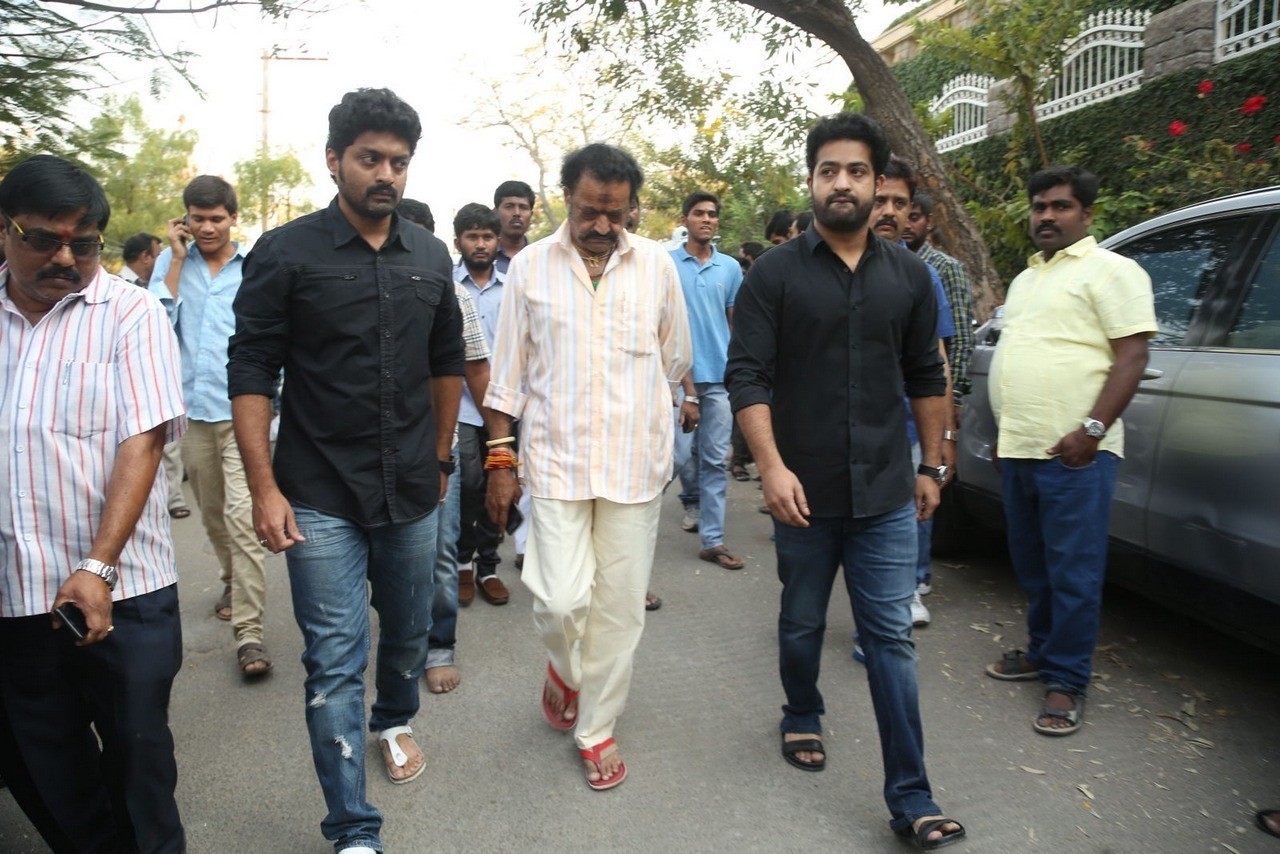 D Ramanaidu Condolences Photos 02 - 49 / 107 photos