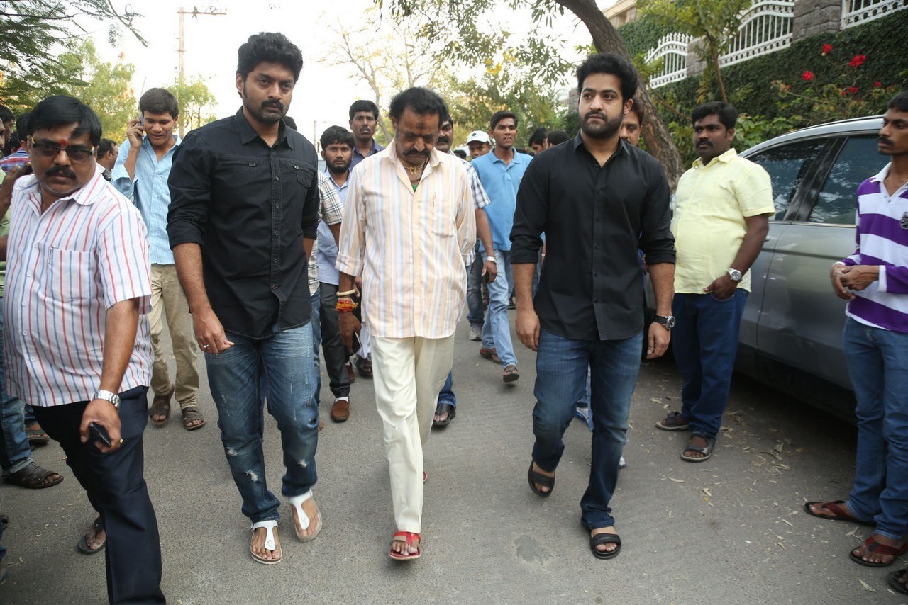 D Ramanaidu Condolences Photos 02 - 98 / 107 photos