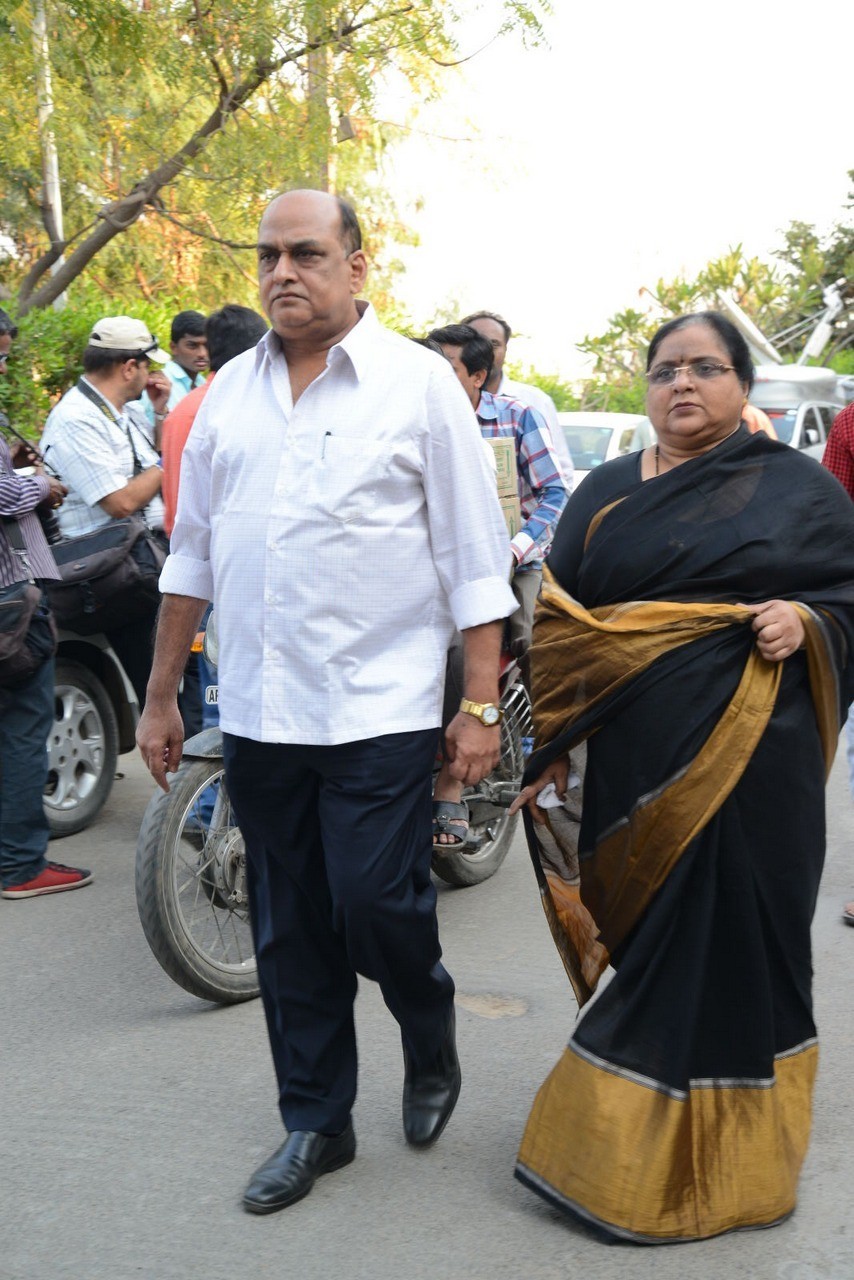 D Ramanaidu Condolences Photos 02 - 104 / 107 photos