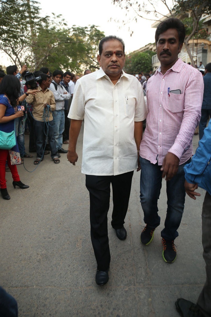 D Ramanaidu Condolences Photos 03 - 29 / 210 photos