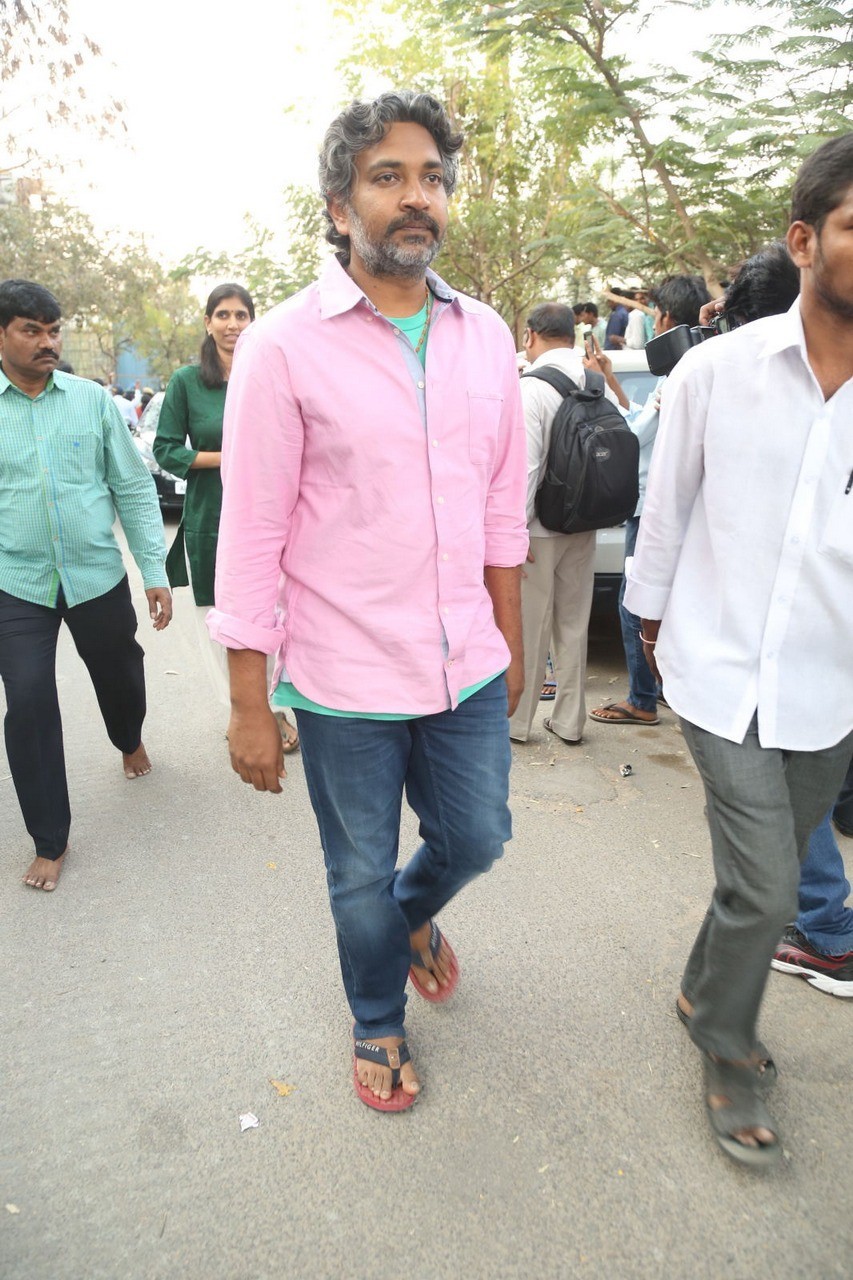 D Ramanaidu Condolences Photos 03 - 42 / 210 photos