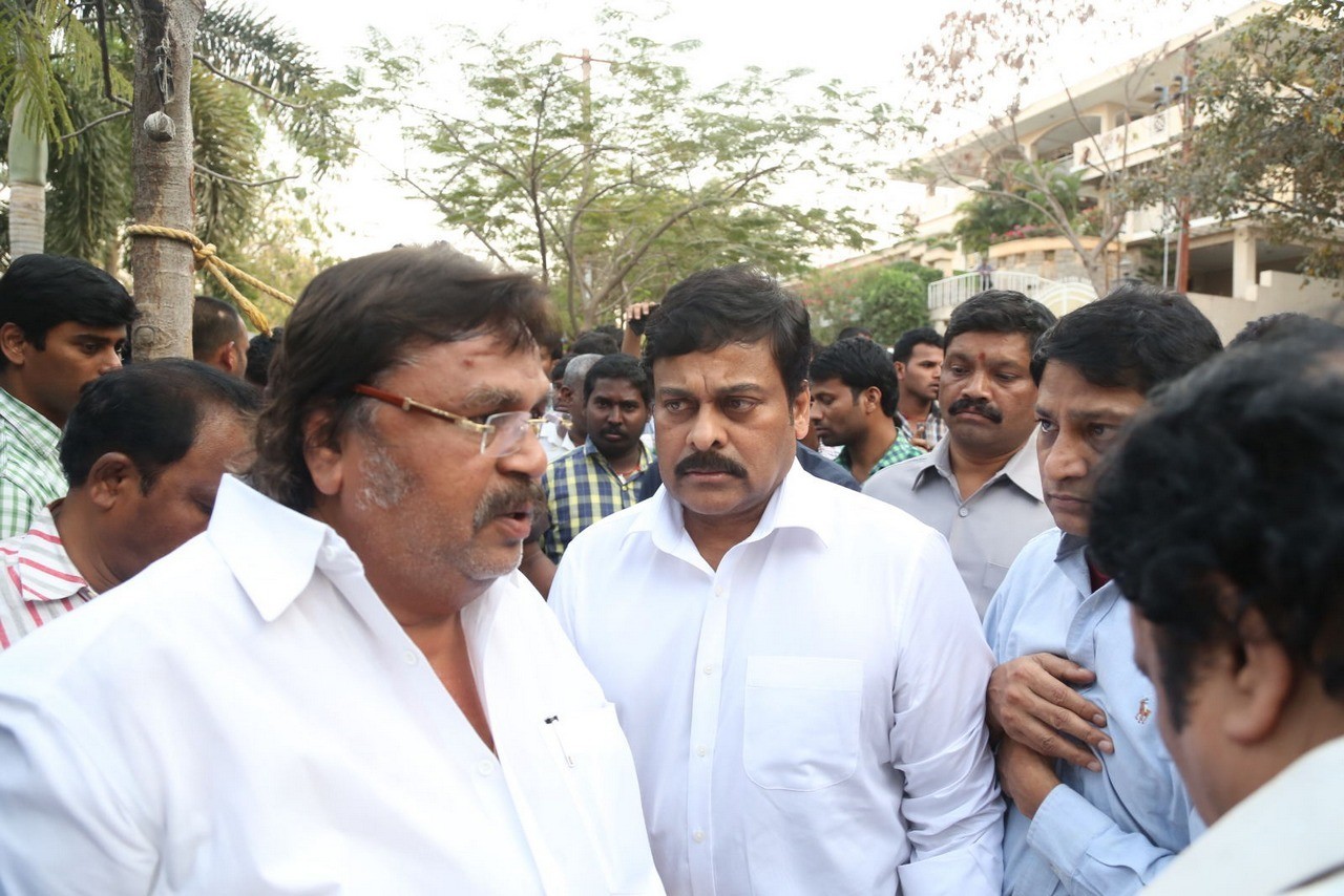 D Ramanaidu Condolences Photos 03 - 56 / 210 photos