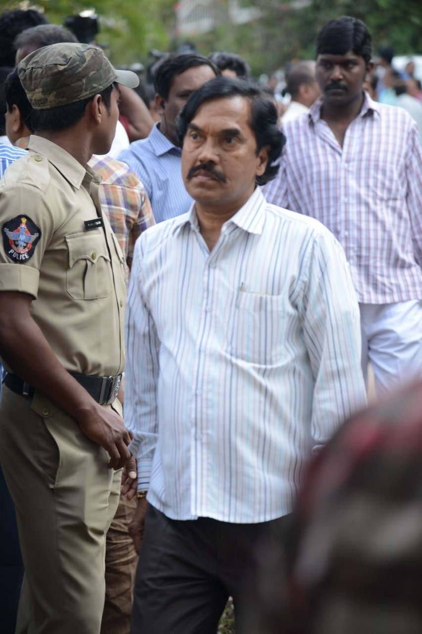 D Ramanaidu Condolences Photos 03 - 60 / 210 photos