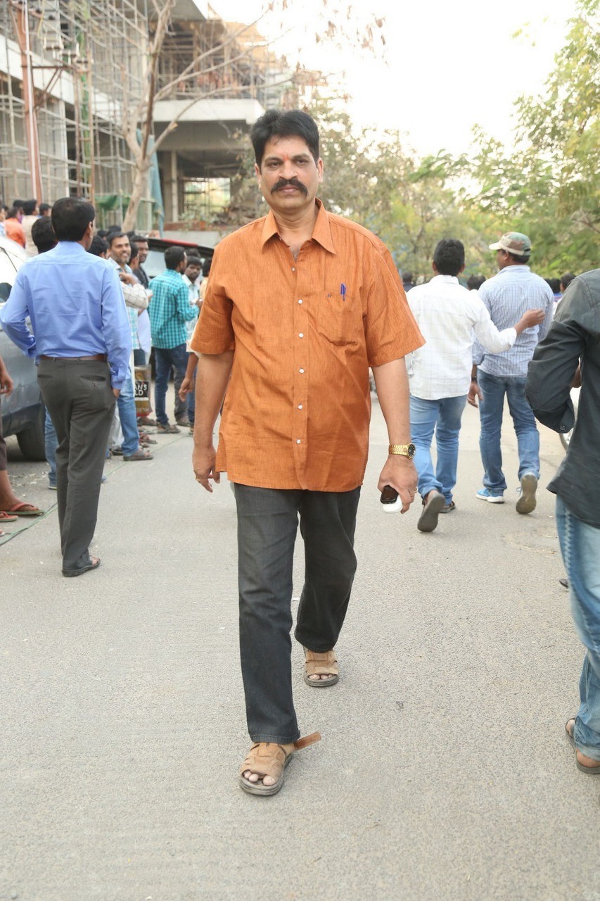 D Ramanaidu Condolences Photos 03 - 71 / 210 photos