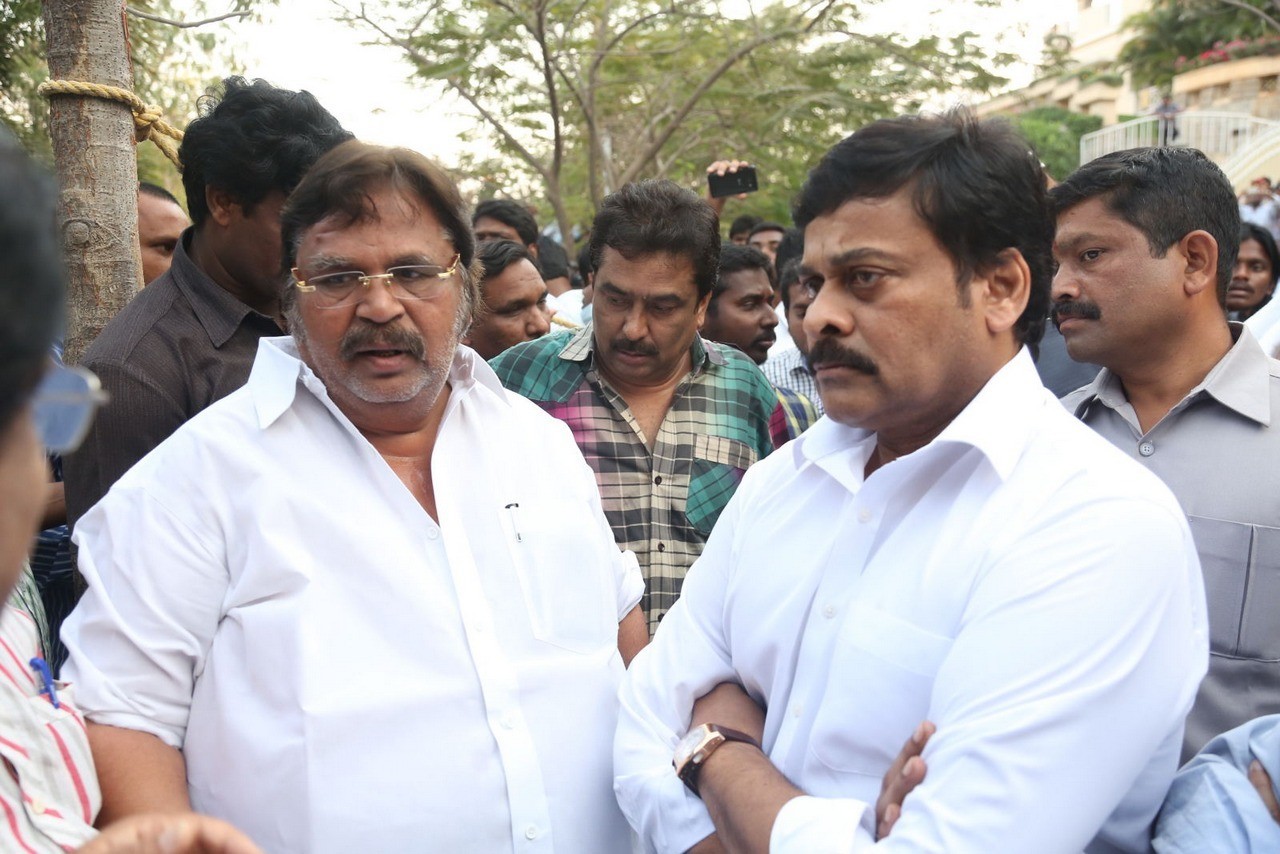 D Ramanaidu Condolences Photos 03 - 79 / 210 photos