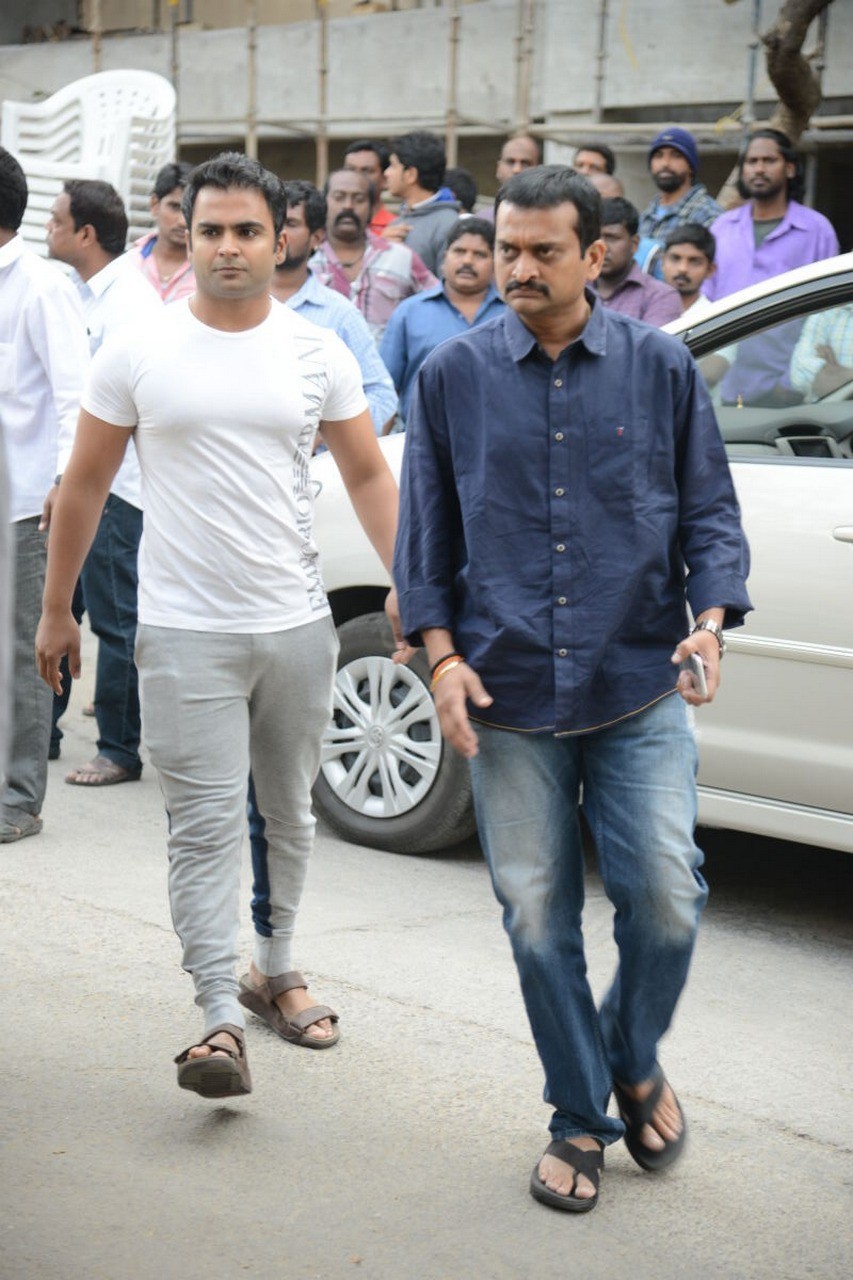 D Ramanaidu Condolences Photos 03 - 102 / 210 photos