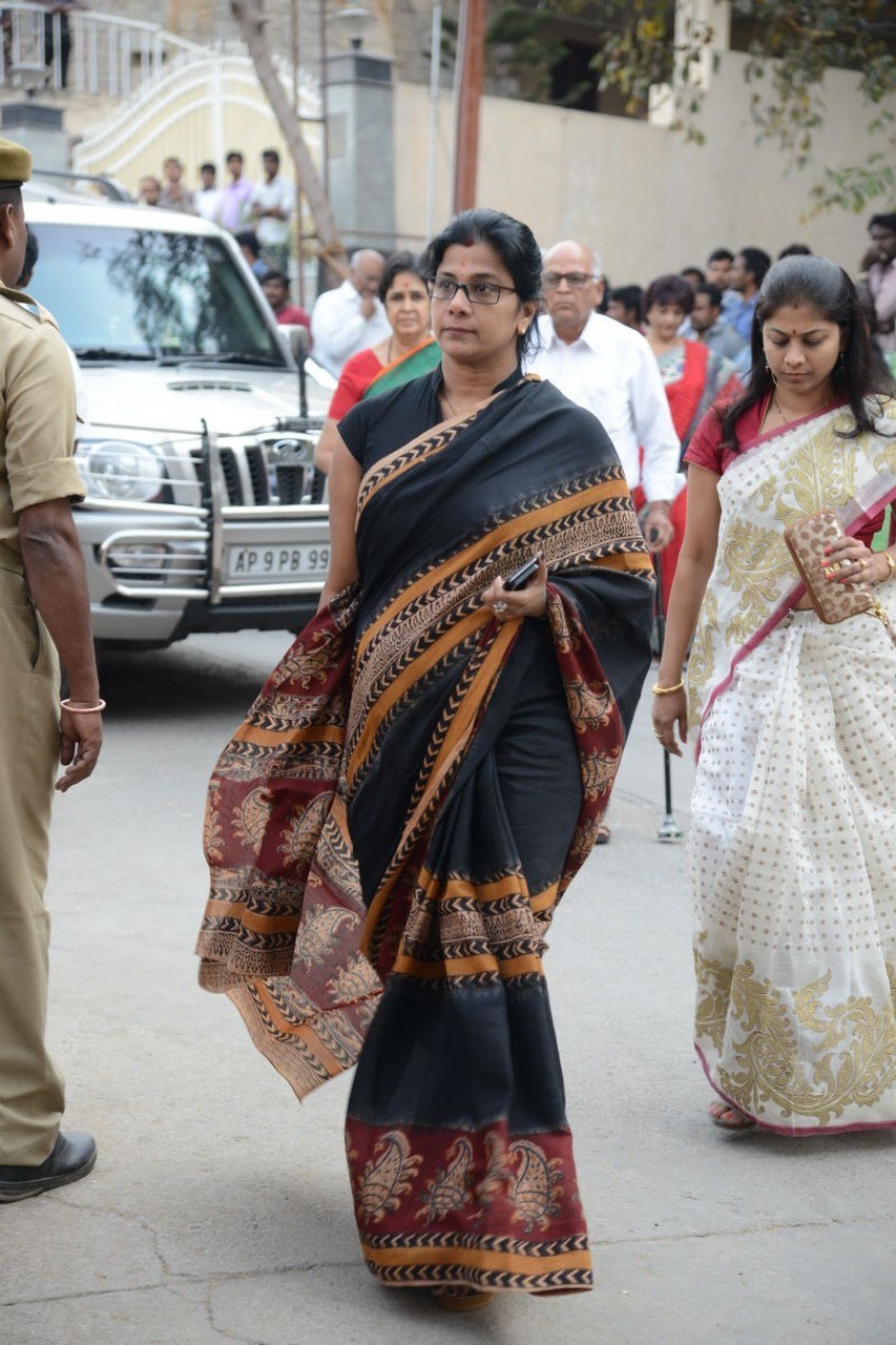 D Ramanaidu Condolences Photos 03 - 111 / 210 photos