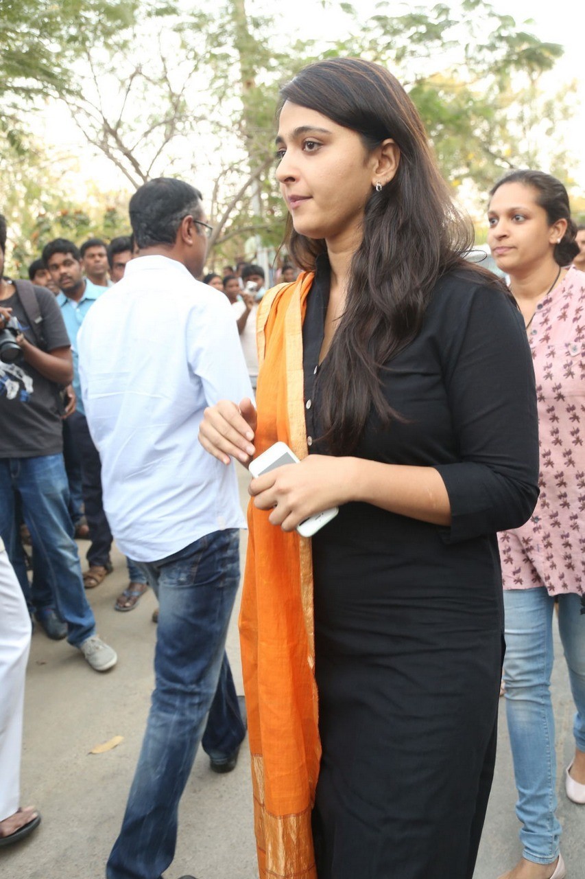 D Ramanaidu Condolences Photos 03 - 120 / 210 photos