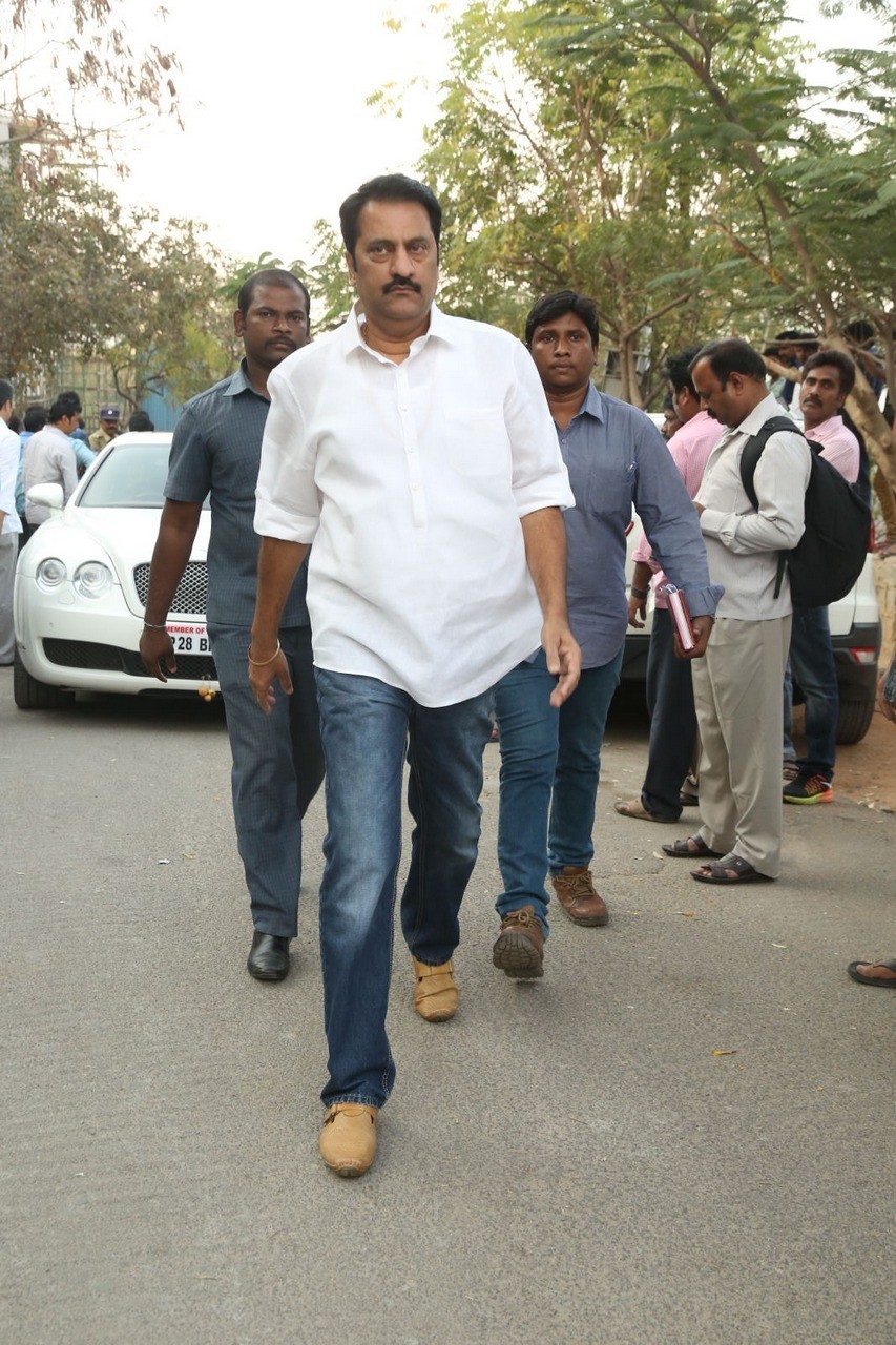 D Ramanaidu Condolences Photos 03 - 142 / 210 photos