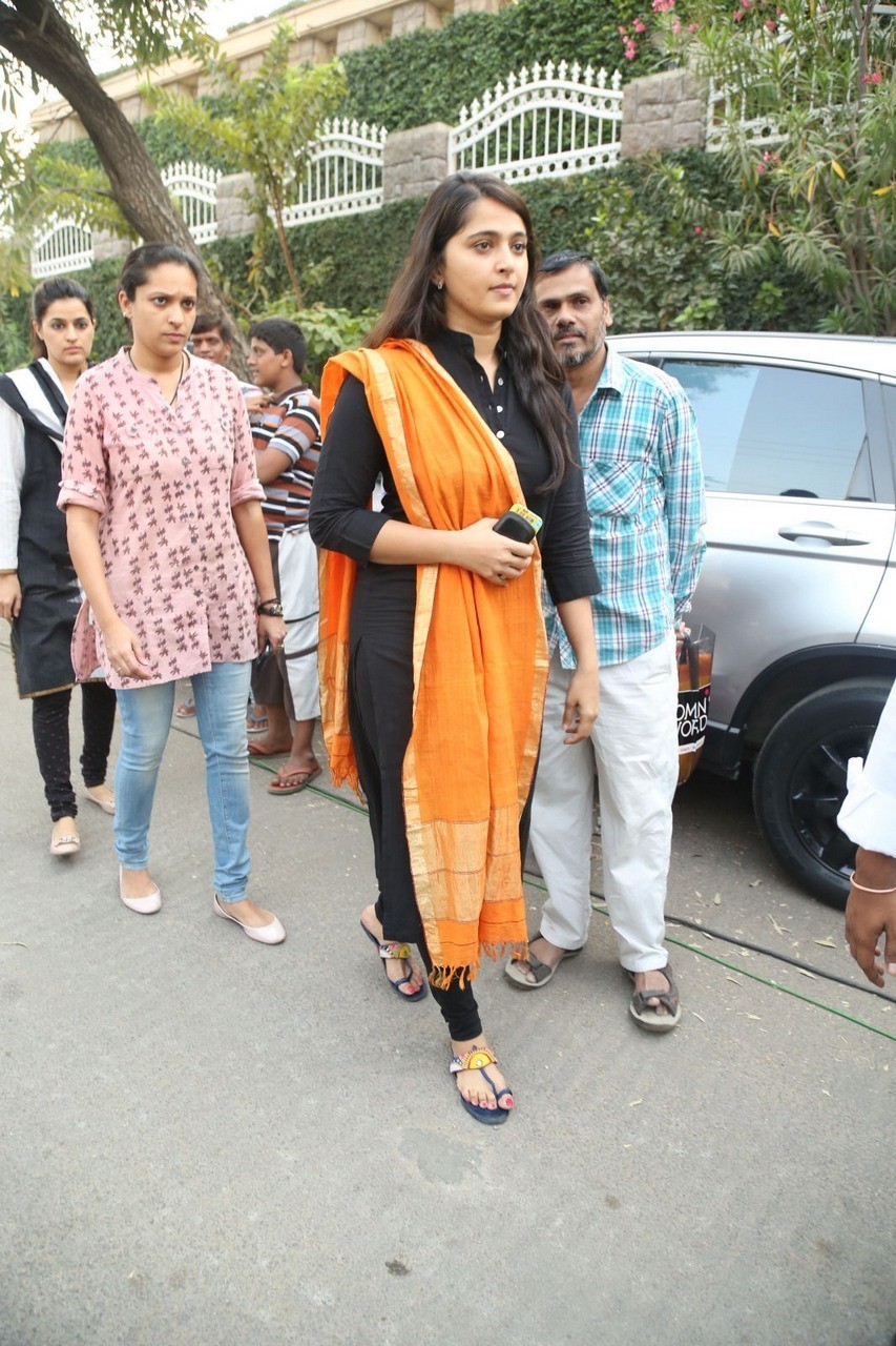 D Ramanaidu Condolences Photos 03 - 143 / 210 photos