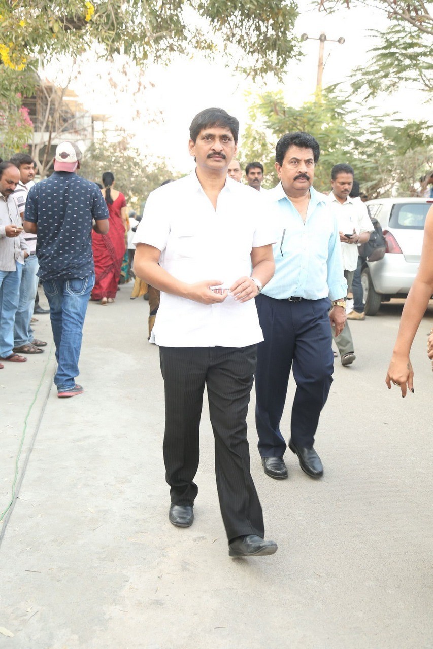 D Ramanaidu Condolences Photos 03 - 150 / 210 photos