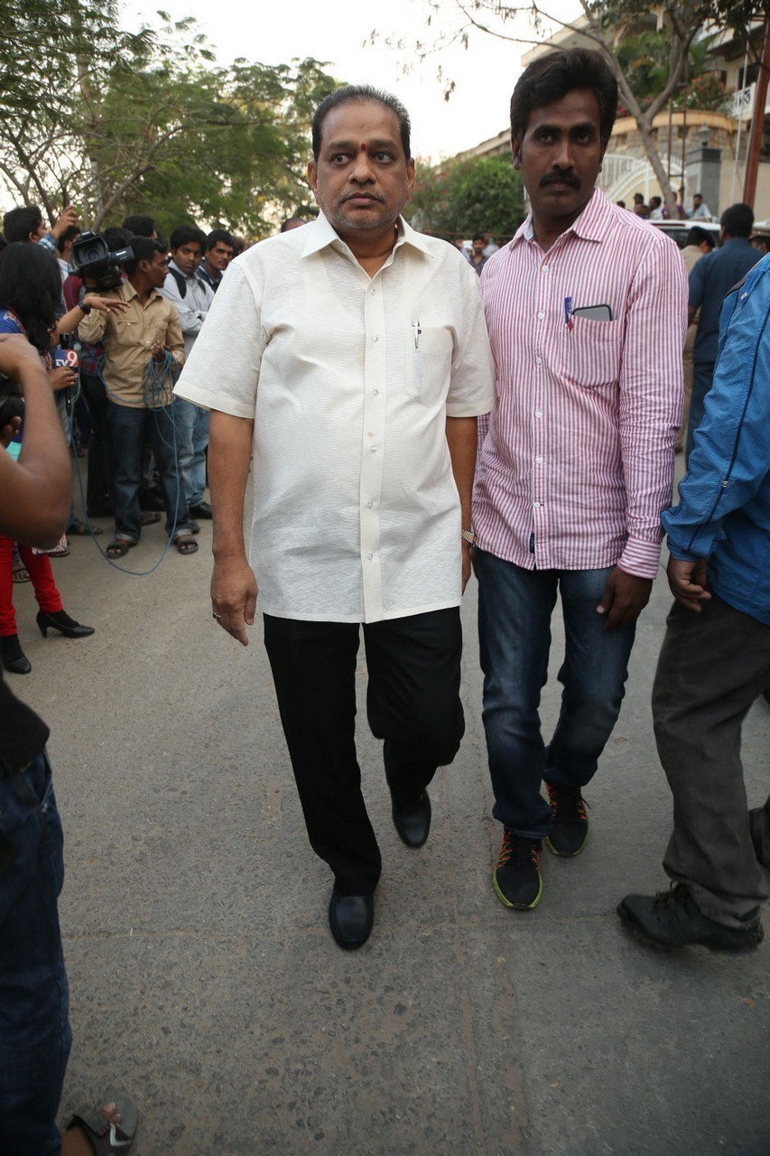 D Ramanaidu Condolences Photos 03 - 152 / 210 photos