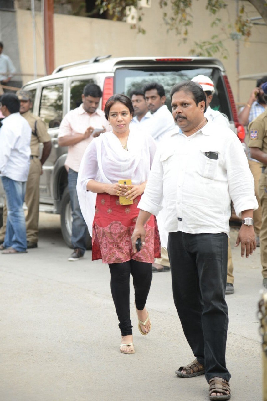 D Ramanaidu Condolences Photos 03 - 157 / 210 photos