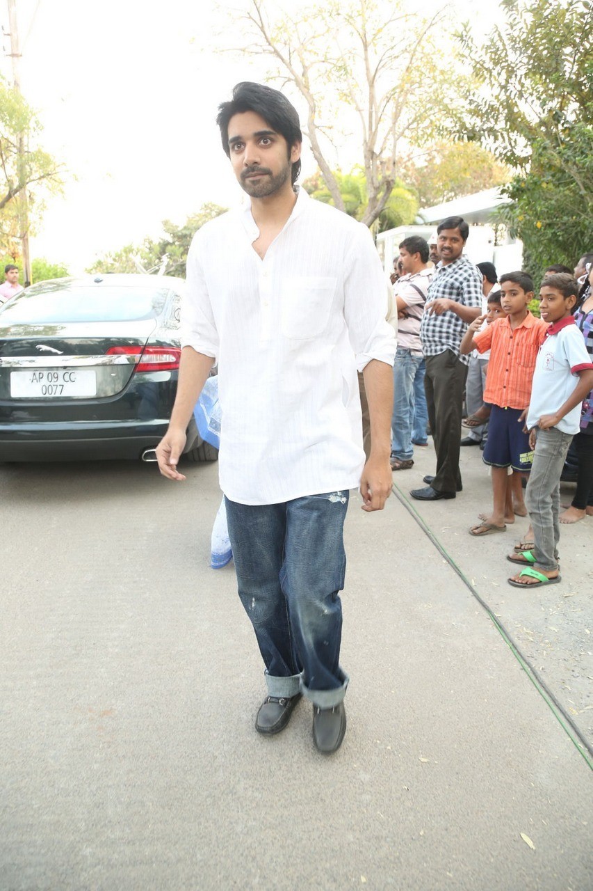 D Ramanaidu Condolences Photos 03 - 161 / 210 photos