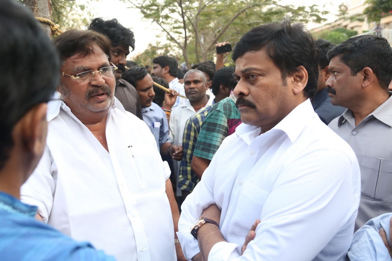 D Ramanaidu Condolences Photos 03 - 200 / 210 photos