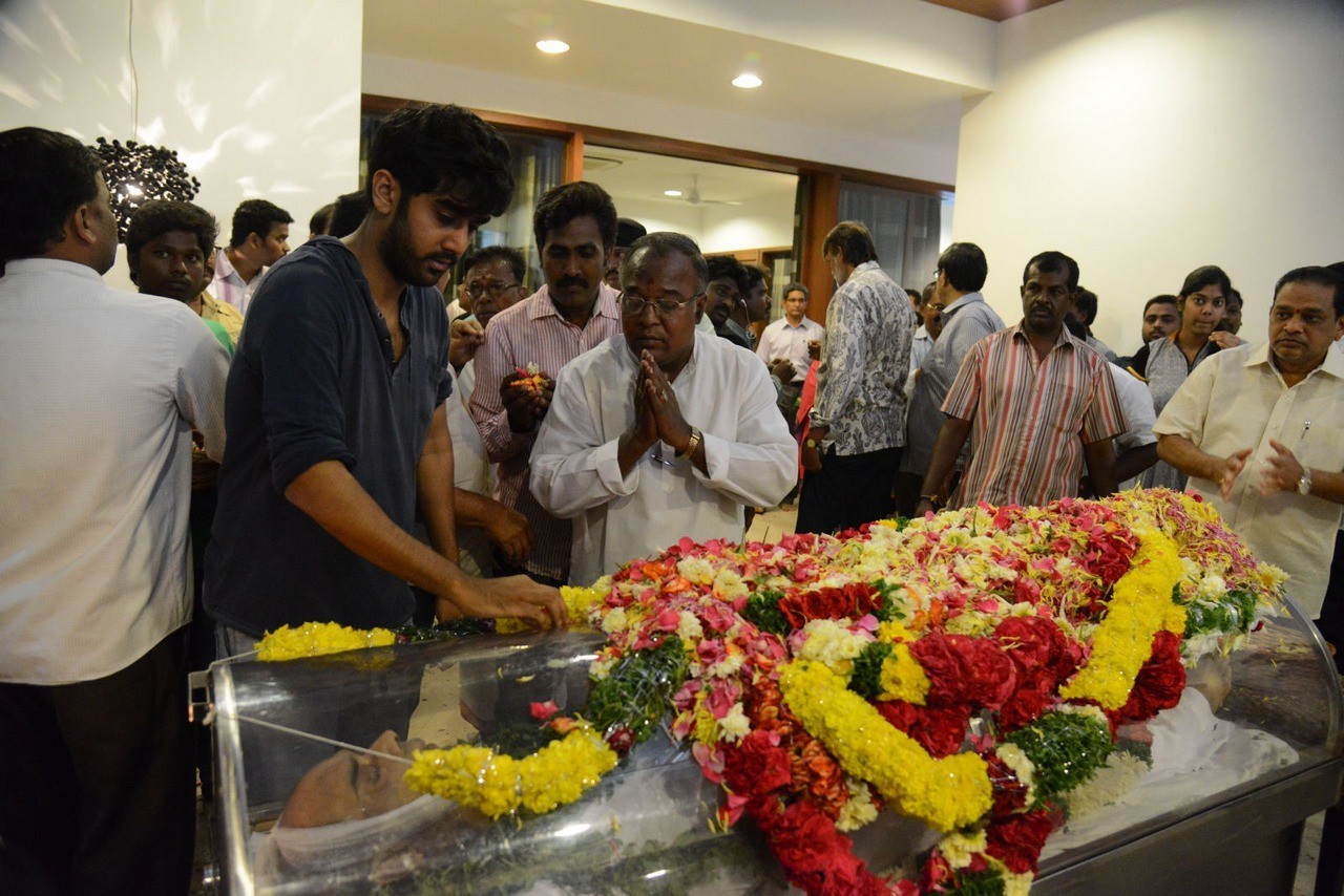 D Ramanaidu Condolences Photos 04 - 9 / 82 photos