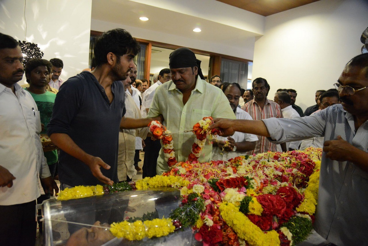 D Ramanaidu Condolences Photos 04 - 10 / 82 photos