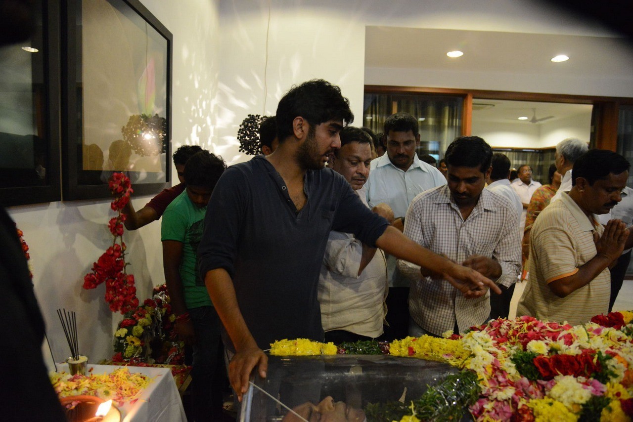 D Ramanaidu Condolences Photos 04 - 15 / 82 photos