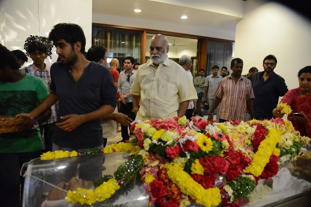 D Ramanaidu Condolences Photos 04 - 23 / 82 photos