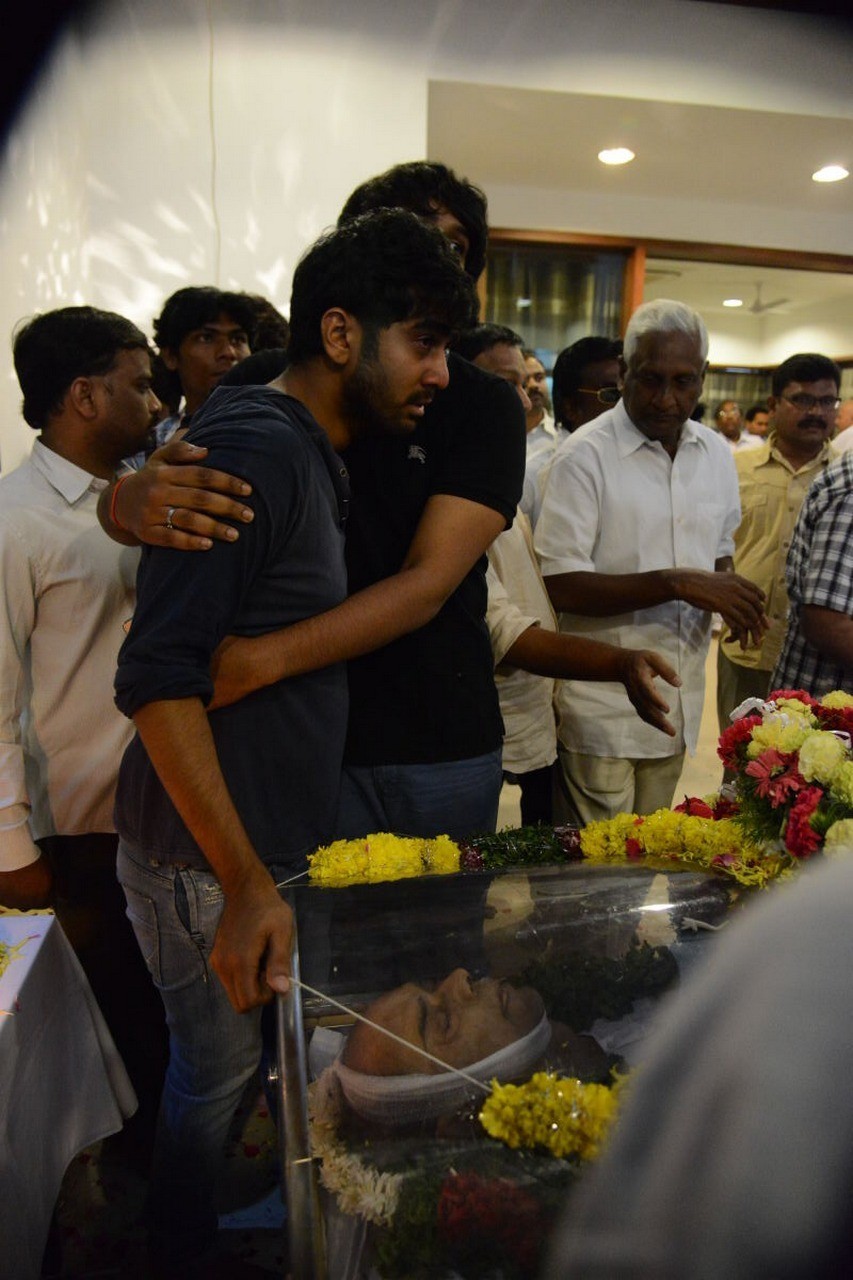 D Ramanaidu Condolences Photos 04 - 31 / 82 photos