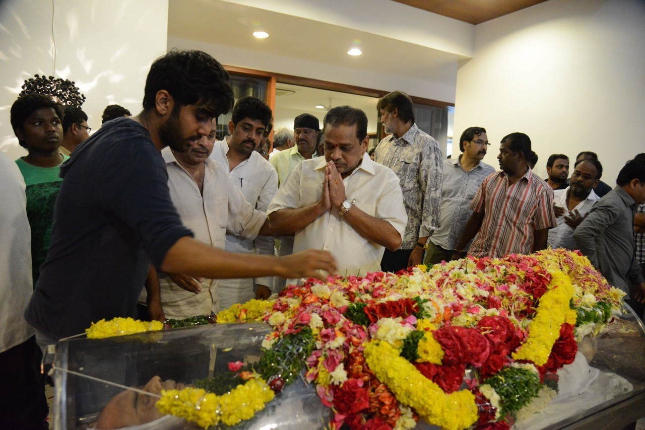 D Ramanaidu Condolences Photos 04 - 33 / 82 photos